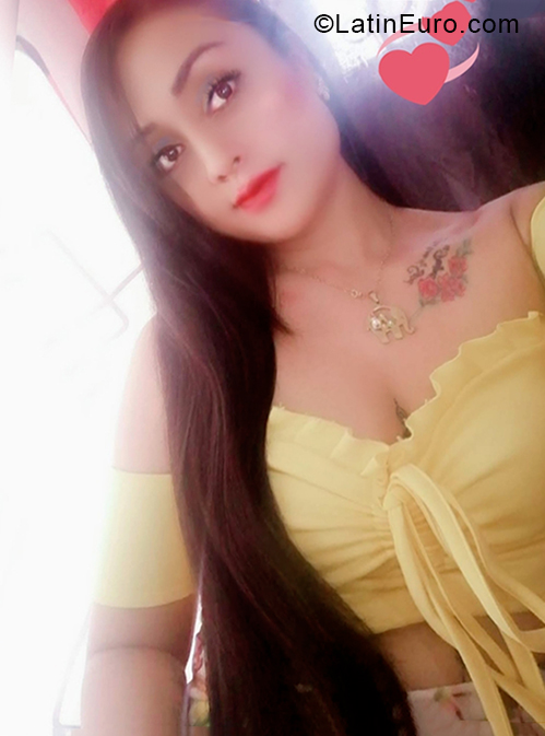 Date this sultry Colombia girl Claudia from Pereira CO28472