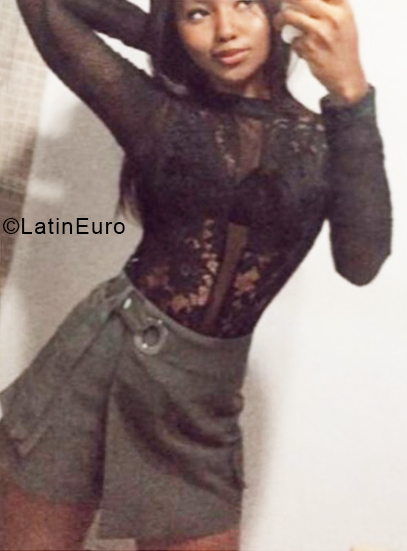Date this foxy Colombia girl Lia from Cali CO28564