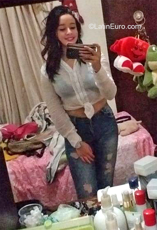 Date this fun Colombia girl Maria from Medellin CO28606