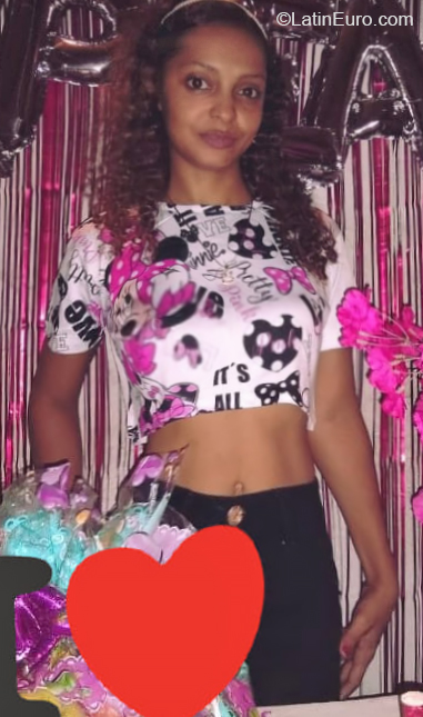 Date this nice looking Colombia girl Sirlas from Riohacha CO28612