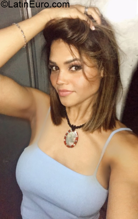 Date this lovely Argentina girl Maryeling from Buenos Aires AR581