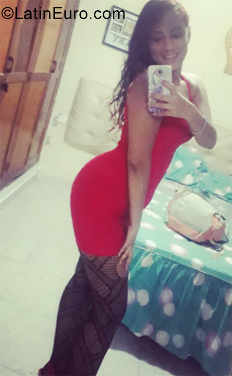 Date this nice looking Colombia girl Yuliana from Cartagena CO28683