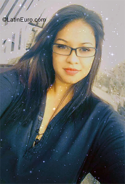 Date this stunning Venezuela girl Yenifer from Cabimas VE3532