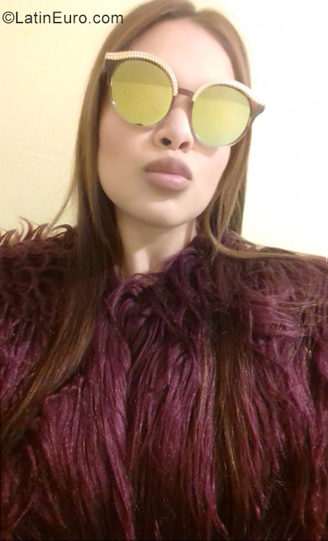 Date this foxy Mexico girl Nicole from Mexico City MX2109