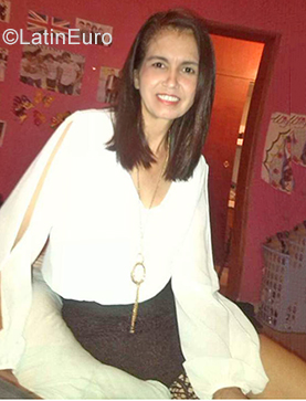 Date this gorgeous Venezuela girl Alba from Falcon VE3538