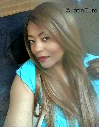 Date this voluptuous Dominican Republic girl Yesenia from Santo Domingo DO38911