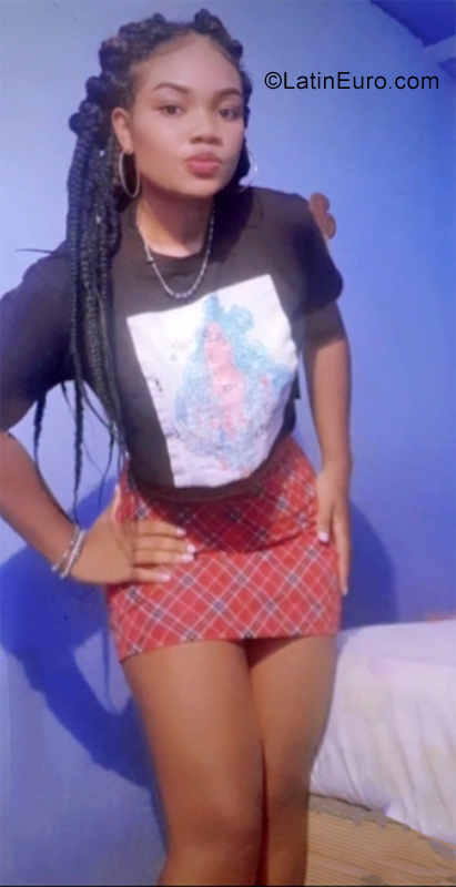 Date this lovely Colombia girl Yane from Medellin CO28794