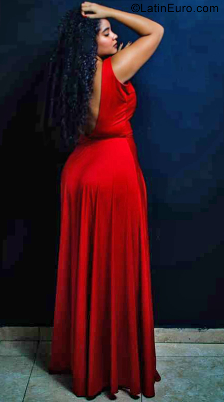 Date this hot Colombia girl Emma from Cali CO28796