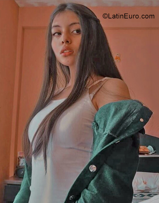Date this gorgeous Bolivia girl Luciana from La Paz BO88