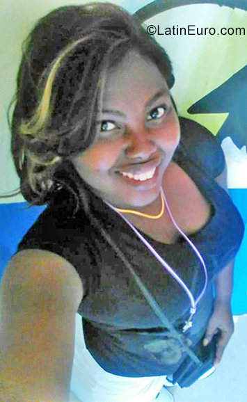 Date this foxy Dominican Republic girl Mari Elena from Santo Domingo DO38919