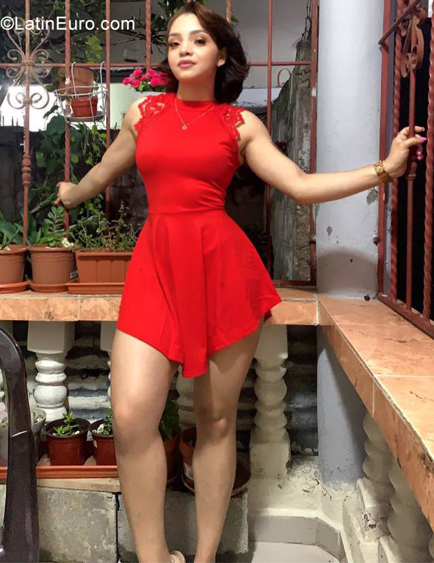 Date this athletic Dominican Republic girl Anael samantha from santiago DO38925