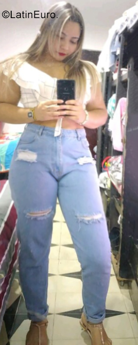 Date this hard body Colombia girl Yandra from Barranquilla CO28813