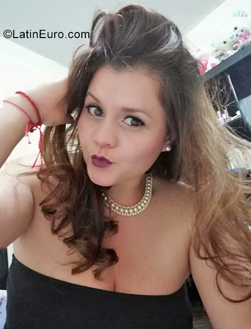 Date this sensual Colombia girl Cinthya from Bogota CO28814