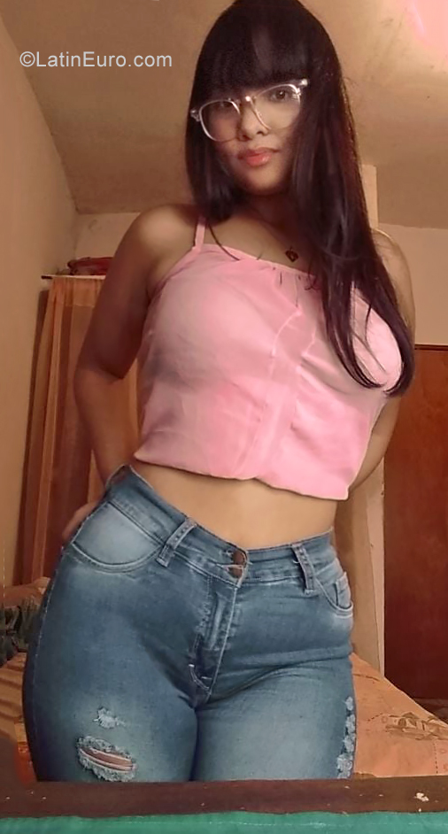 Date this attractive Venezuela girl Gabriela from Barquisimeto VE3564