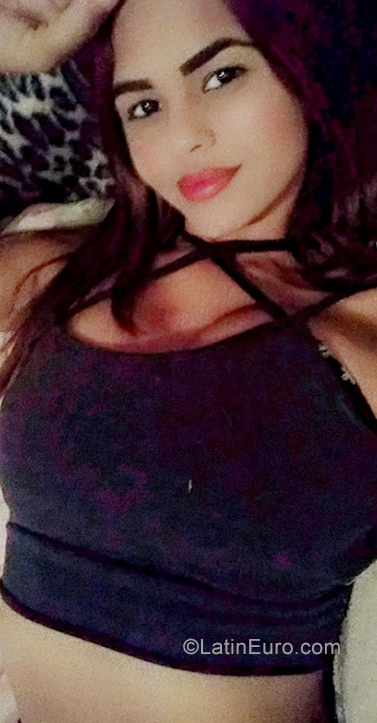 Date this stunning Venezuela girl Yuleiny from Maracaibo VE3568