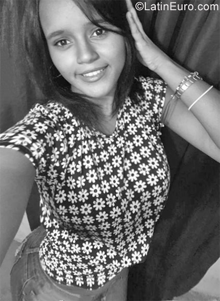 Date this beautiful Dominican Republic girl Bebita from Santo Domingo DO38985