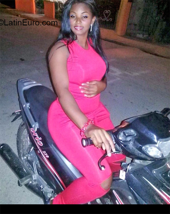 Date this nice looking Dominican Republic girl Yudi from Repeublica Dominicana DO39044