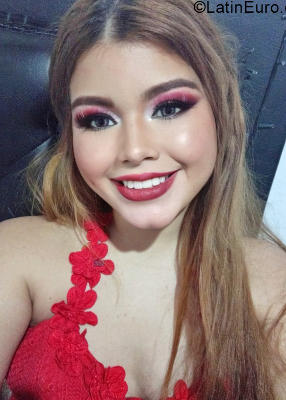 Date this nice looking Colombia girl Yarelis from Barranquilla CO29033
