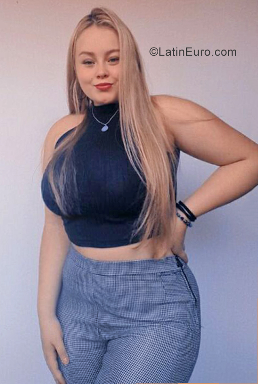 Date this sultry Costa Rica girl Jimena from San Jose CR468