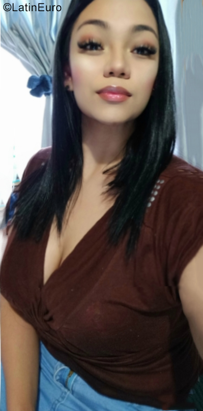 Date this sultry Colombia girl Adrina from Bogota CO29082