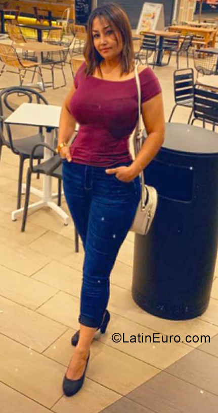 Date this delightful Spain girl Luz from Madrid ES576