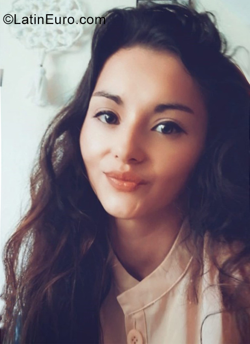 Date this funny Colombia girl Nataly from Bogota CO29118