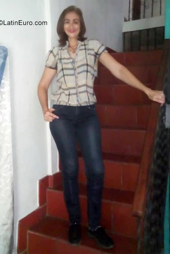 Date this pretty Venezuela girl Ledy from Caracas VE3661