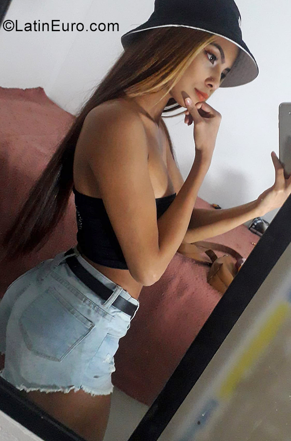 Date this exotic Colombia girl Silvana from Medellin CO29205