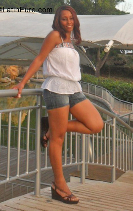 Date this funny Dominican Republic girl Jary from Santo Domingo DO39218