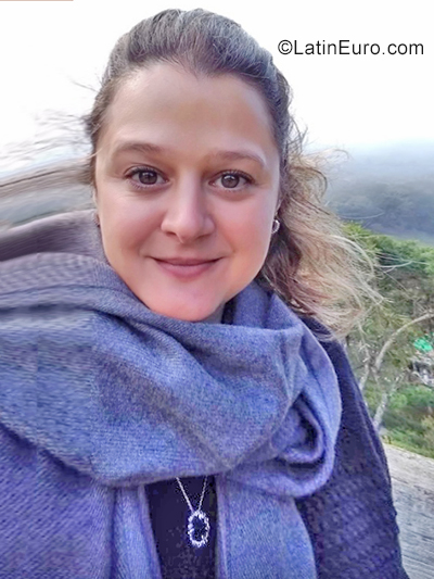 Date this cute Brazil girl Ana from Curitiba BR11311