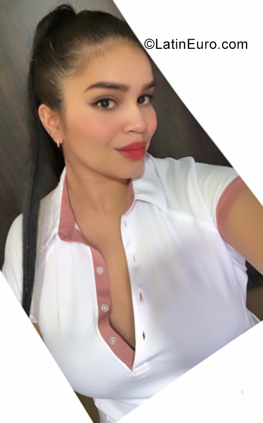 Date this hard body Colombia girl Angie from Bogota CO29273