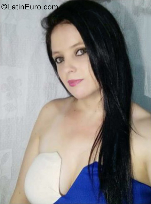 Date this foxy Colombia girl Jobana from Bogota CO29307