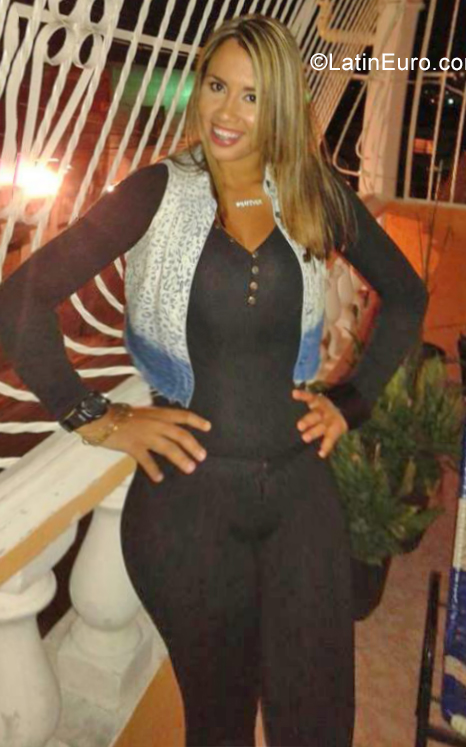 Date this delightful Venezuela girl Anastasia from Caracas VE3708