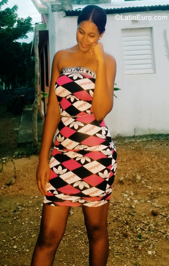 Date this funny Dominican Republic girl Glenny from San Juan DO39278
