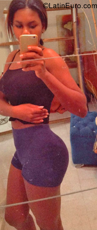 Date this athletic Dominican Republic girl Karime from Santo Domingo Este DO39323