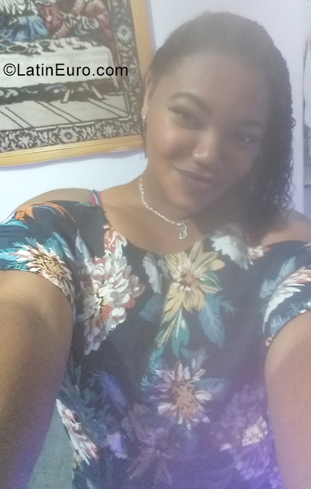 Date this young Brazil girl CRISTIANE from Rio de Janeiro - Macae BR11315