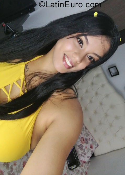 Date this passionate Colombia girl Melanie from Bucaramanga CO29454