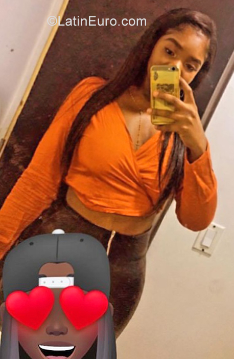Date this lovely Colombia girl Mayra from Bogota CO29460