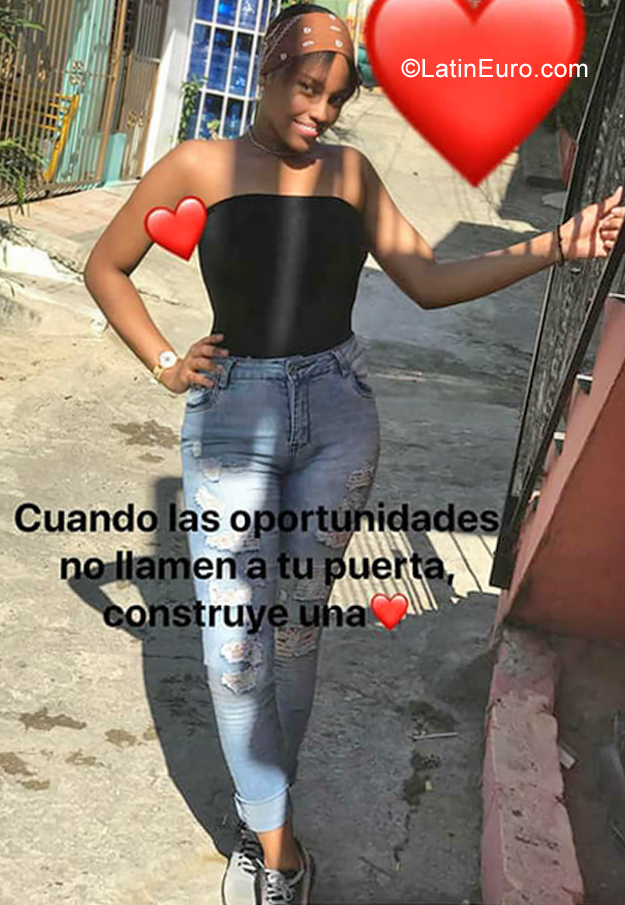 Date this sultry Dominican Republic girl Angelys from Santiago DO39377