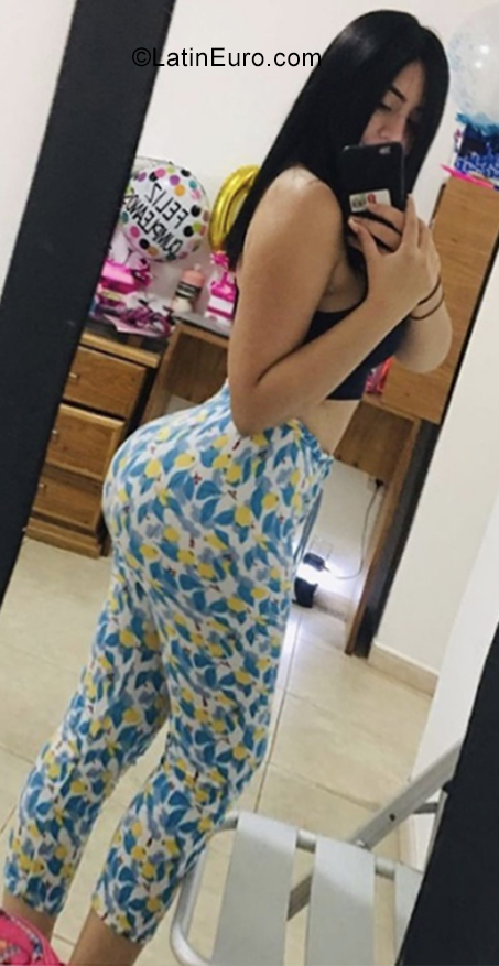 Date this georgeous Venezuela girl Alejandra from Caracas VE3755