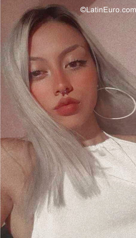 Date this athletic Argentina girl Katherine from Mendoza AR771
