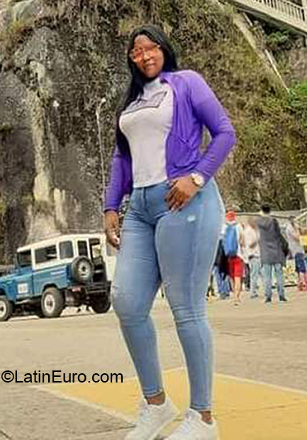 Date this hot Colombia girl Dayana from Barranquilla CO29615