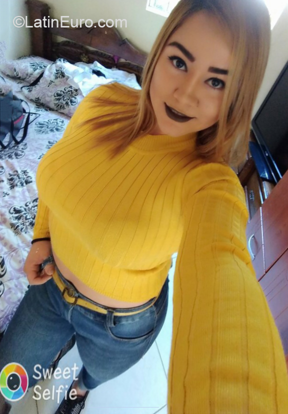 Date this pretty Colombia girl Mitchel from Medellin CO29632