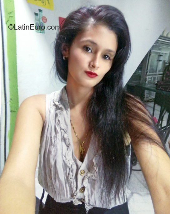 Date this delightful Colombia girl Laura from Bogota CO29645