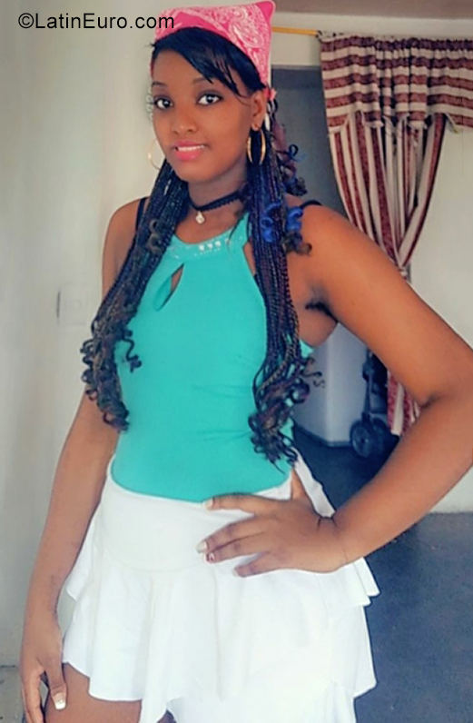 Date this pretty Colombia girl Thefany from Palmira CO29764