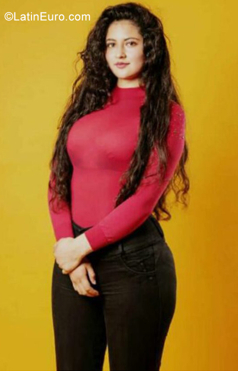Date this hard body Ecuador girl Keily from Quito EC762