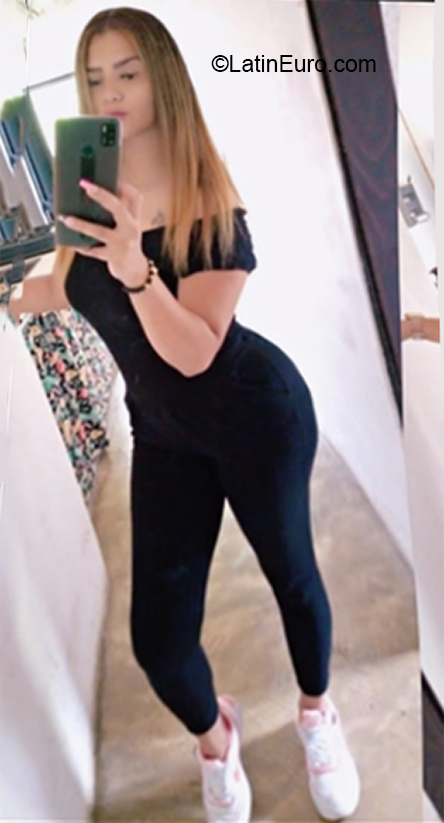 Date this funny Colombia girl Kley from Bogota CO29822