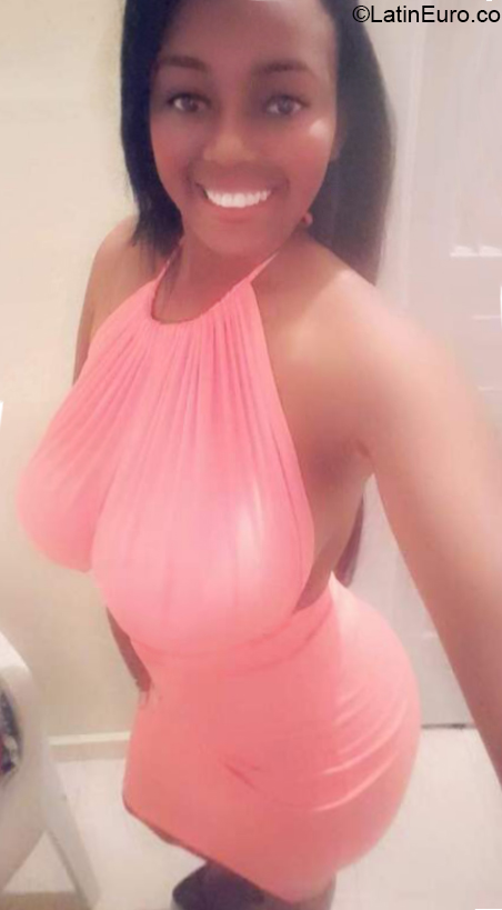 Date this happy Dominican Republic girl Elisa from Higuey DO40271