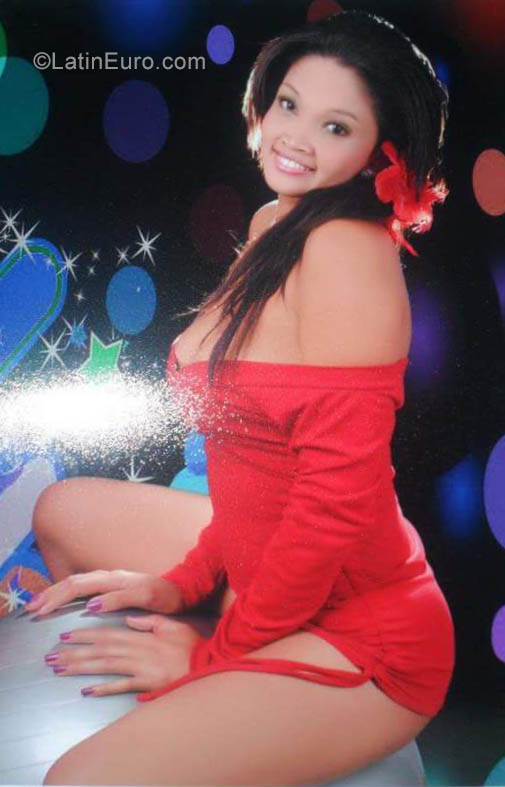 Date this voluptuous Colombia girl Marcy from Cartagena CO29905