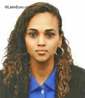 Date this nice looking Dominican Republic girl Danna from Santo Domingo DO39652